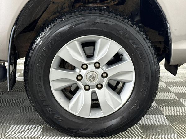 2017-Toyota-Hilux-28-GD-6-Raised-Body-Raider-Double-Cab-Auto image:4