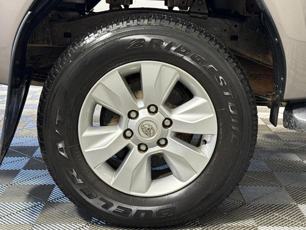 2017-Toyota-Hilux-28-GD-6-Raised-Body-Raider-Double-Cab-Auto image:6