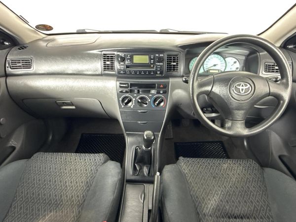 2006-Toyota-Corolla-140i-GLE image:1