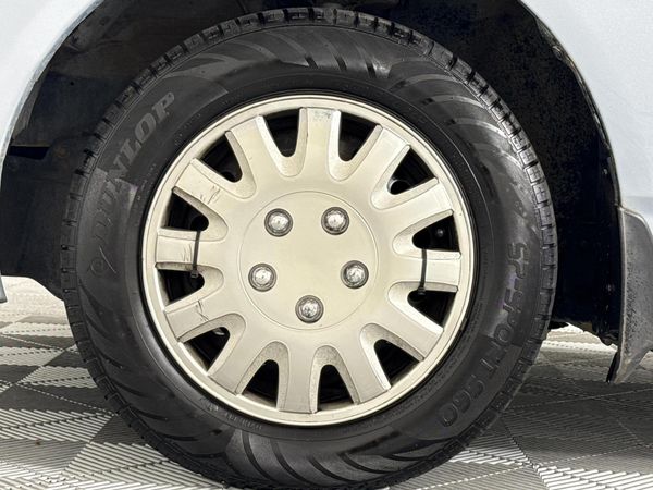 2006-Toyota-Corolla-140i-GLE image:4