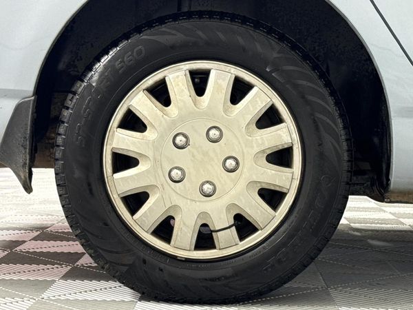 2006-Toyota-Corolla-140i-GLE image:7