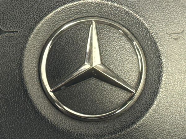 2018-Mercedes-Benz-GLC-250d-AMG image:11