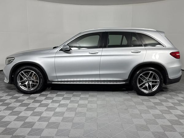 2018-Mercedes-Benz-GLC-250d-AMG image:19