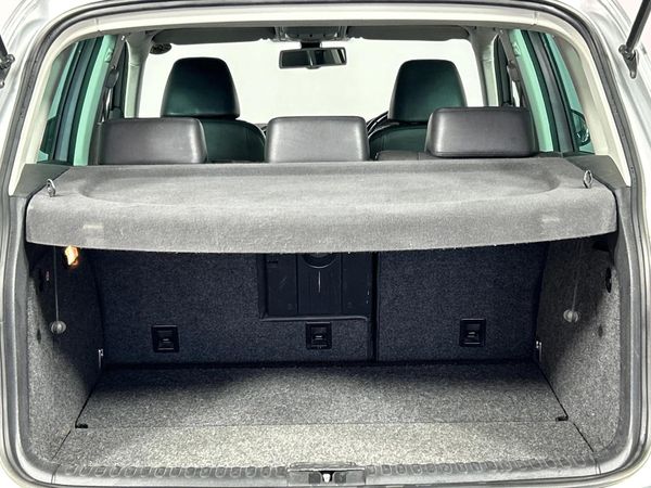 2009-Volkswagen-Tiguan-20-TDI-Track-Field-4Motion-Auto image:14