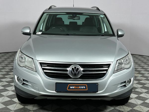 2009-Volkswagen-Tiguan-20-TDI-Track-Field-4Motion-Auto image:15