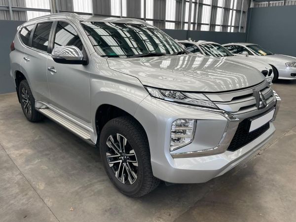 2022-Mitsubishi-Pajero-Sport-24D-4x4-Exceed-Auto image:1