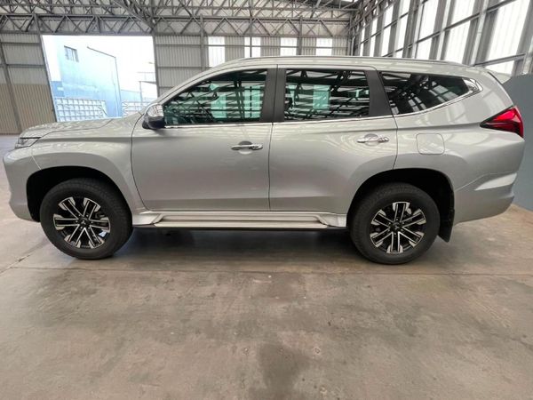 2022-Mitsubishi-Pajero-Sport-24D-4x4-Exceed-Auto image:5