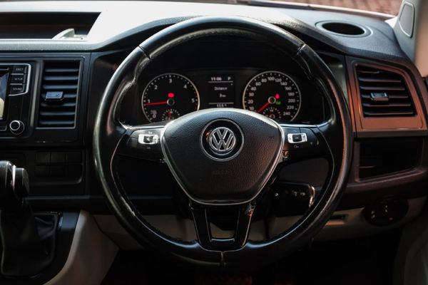 2020-Volkswagen-Kombi-20-TDI-Auto-103kW-Trendline image:13