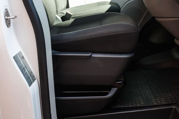 2020-Volkswagen-Kombi-20-TDI-Auto-103kW-Trendline image:4