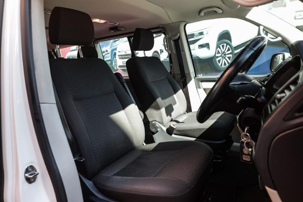 2020-Volkswagen-Kombi-20-TDI-Auto-103kW-Trendline image:6