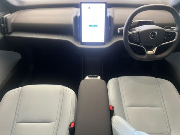 2025-Volvo-EX30-Ultra-Twin-Motor-Performance image:6