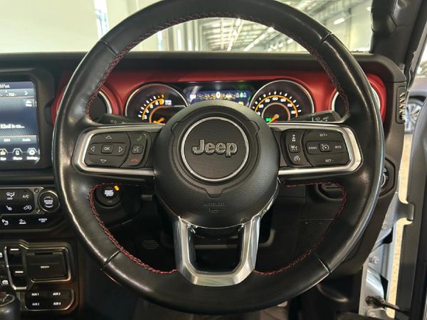 2023-Jeep-Gladiator-Rubicon-36-4x4-Auto-Double-Cab image:12