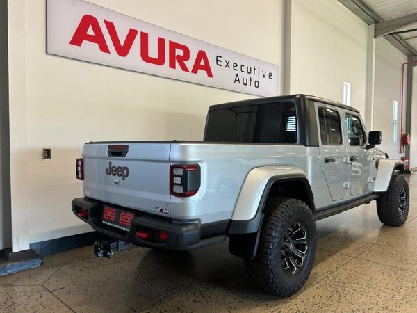 2023-Jeep-Gladiator-Rubicon-36-4x4-Auto-Double-Cab image:1