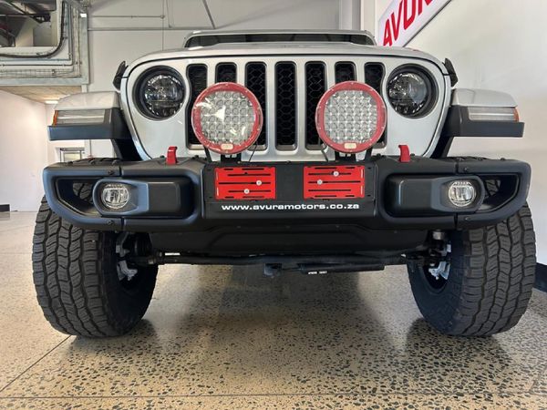 2023-Jeep-Gladiator-Rubicon-36-4x4-Auto-Double-Cab image:3