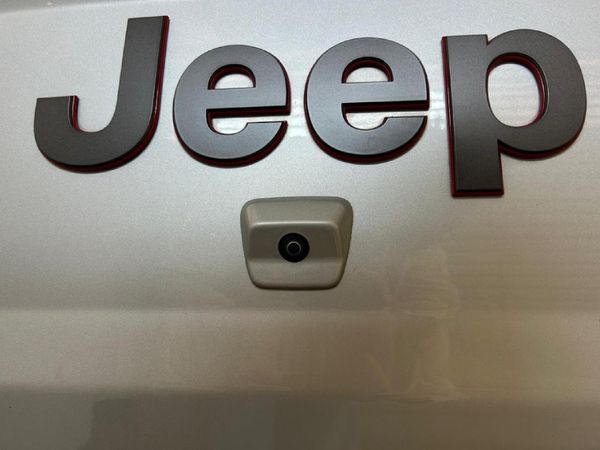 2023-Jeep-Gladiator-Rubicon-36-4x4-Auto-Double-Cab image:7