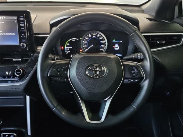 2024-Toyota-Corolla-Cross-18-XS-Hybrid image:12