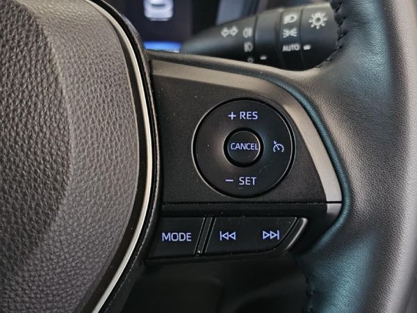 2024-Toyota-Corolla-Cross-18-XS-Hybrid image:6