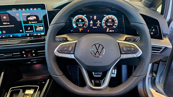 2026-Volkswagen-Golf-14-TSI-R-Line-Auto-110kw image:14