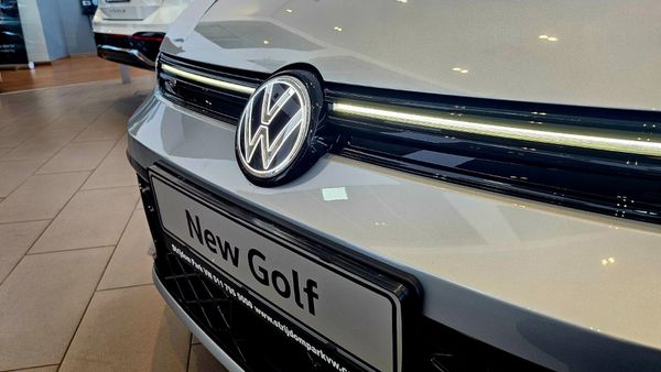 2026-Volkswagen-Golf-14-TSI-R-Line-Auto-110kw image:22