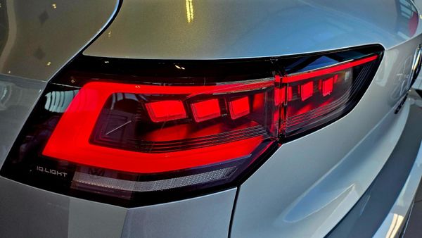 2026-Volkswagen-Golf-14-TSI-R-Line-Auto-110kw image:24