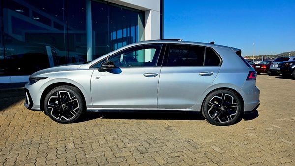 2026-Volkswagen-Golf-14-TSI-R-Line-Auto-110kw image:6