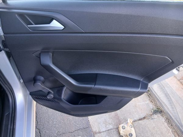 2019-Volkswagen-Polo-10-TSI image:11