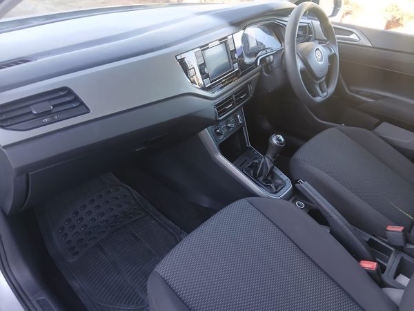 2019-Volkswagen-Polo-10-TSI image:1