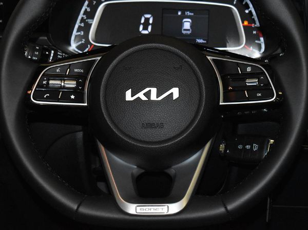 2022-Kia-Sonet-15-EX-CVT image:14