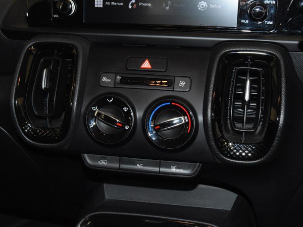 2022-Kia-Sonet-15-EX-CVT image:17