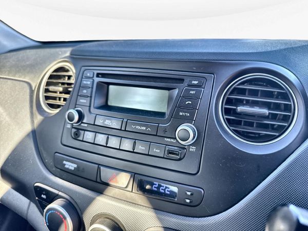 2018-Hyundai-Grand-i10-10-Motion image:10