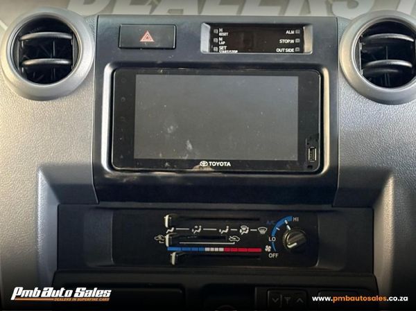 2023-Toyota-Land-Cruiser-79-45-D-Double-Cab image:14
