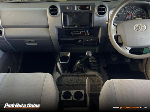 2023-Toyota-Land-Cruiser-79-45-D-Double-Cab image:15