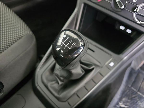 2026-Volkswagen-Polo-10-TSI image:1