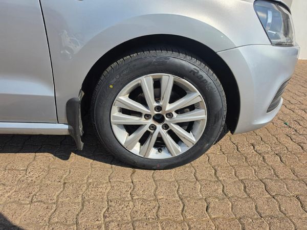 2021-Volkswagen-Polo-Vivo-14-Trendline-5-dr image:5