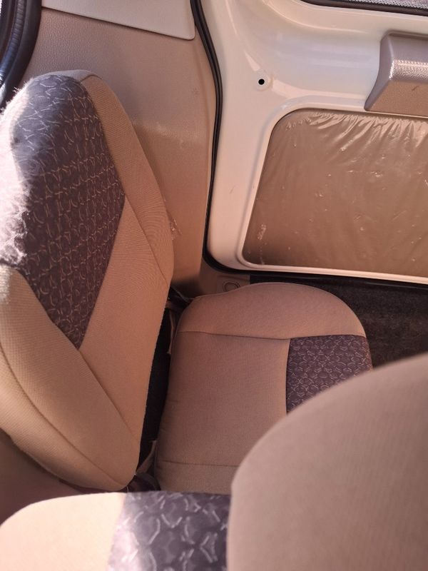 2018-Mahindra-TUV-300-15-TD-7-seat image:11