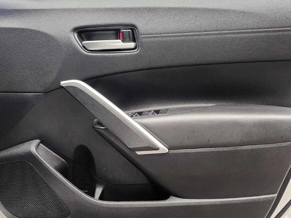 2022-Toyota-Corolla-Cross-18-XI image:11