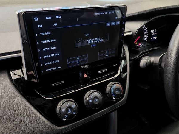 2022-Toyota-Corolla-Cross-18-XI image:16