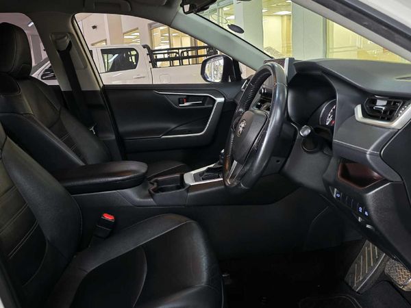 2021-Toyota-RAV4-20-VX-Auto image:11