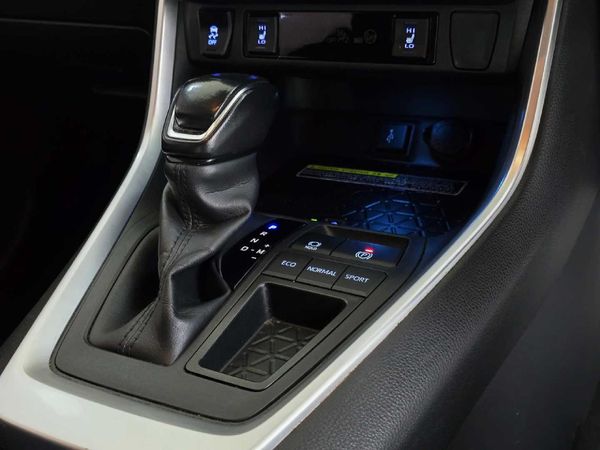2021-Toyota-RAV4-20-VX-Auto image:13