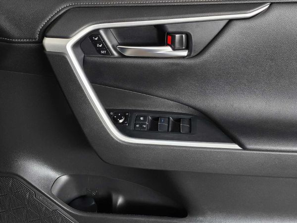 2021-Toyota-RAV4-20-VX-Auto image:25