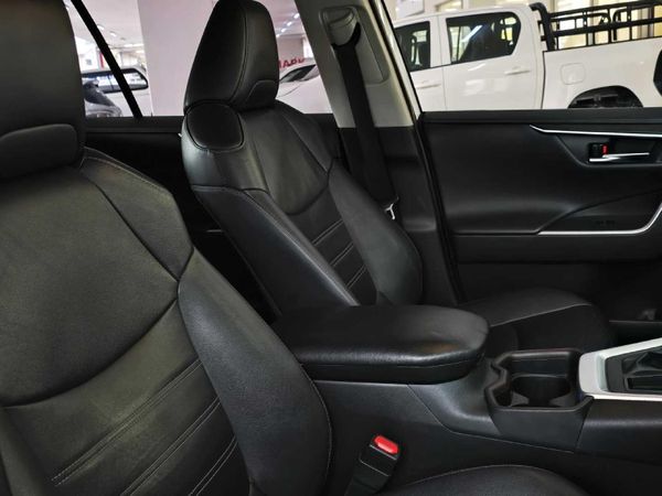 2021-Toyota-RAV4-20-VX-Auto image:5