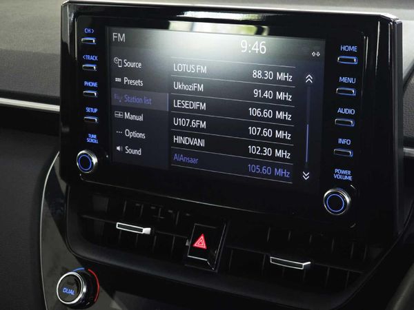 2025-Toyota-Corolla-Cross-18-XS-Hybrid image:9