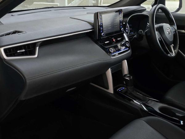 2025-Toyota-Corolla-Cross-18-XS-Hybrid image:16
