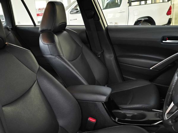 2025-Toyota-Corolla-Cross-18-XS-Hybrid image:3