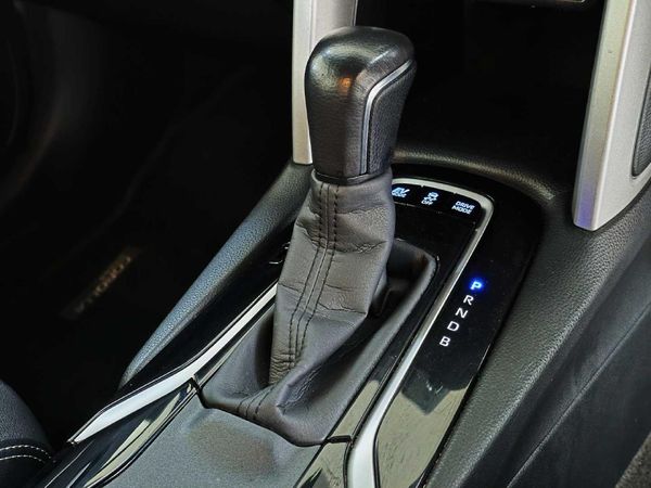 2025-Toyota-Corolla-Cross-18-XS-Hybrid image:4