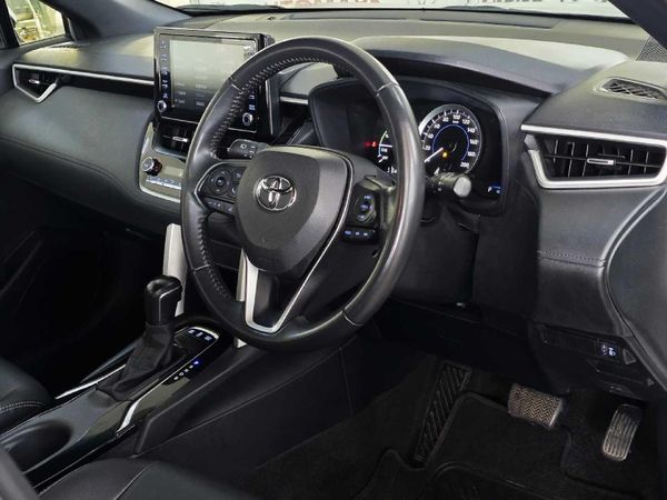 2025-Toyota-Corolla-Cross-18-XS-Hybrid image:7