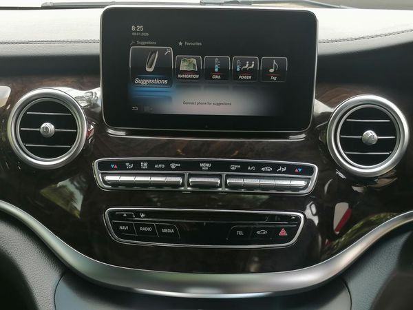 2018-Mercedes-Benz-V-Class-V-250-Bluetec-Avantgarde-Auto image:9
