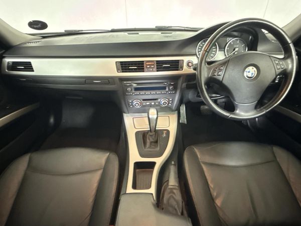 2010-BMW-3-Series-320d-Innovation-Auto image:1