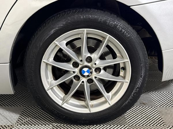 2010-BMW-3-Series-320d-Innovation-Auto image:7
