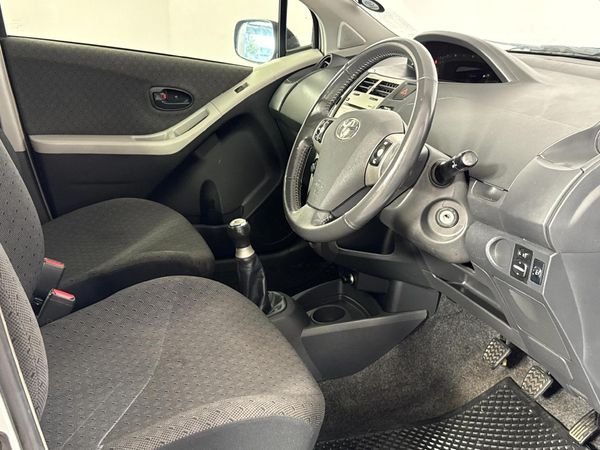 2009-Toyota-Yaris-T3-5-dr image:9